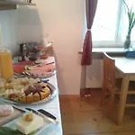 Pension Leipzig 招待所 *